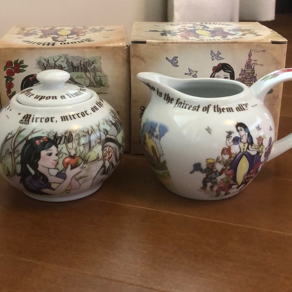 Snow White Creamer and Sugar Set - Picture 2 of 16